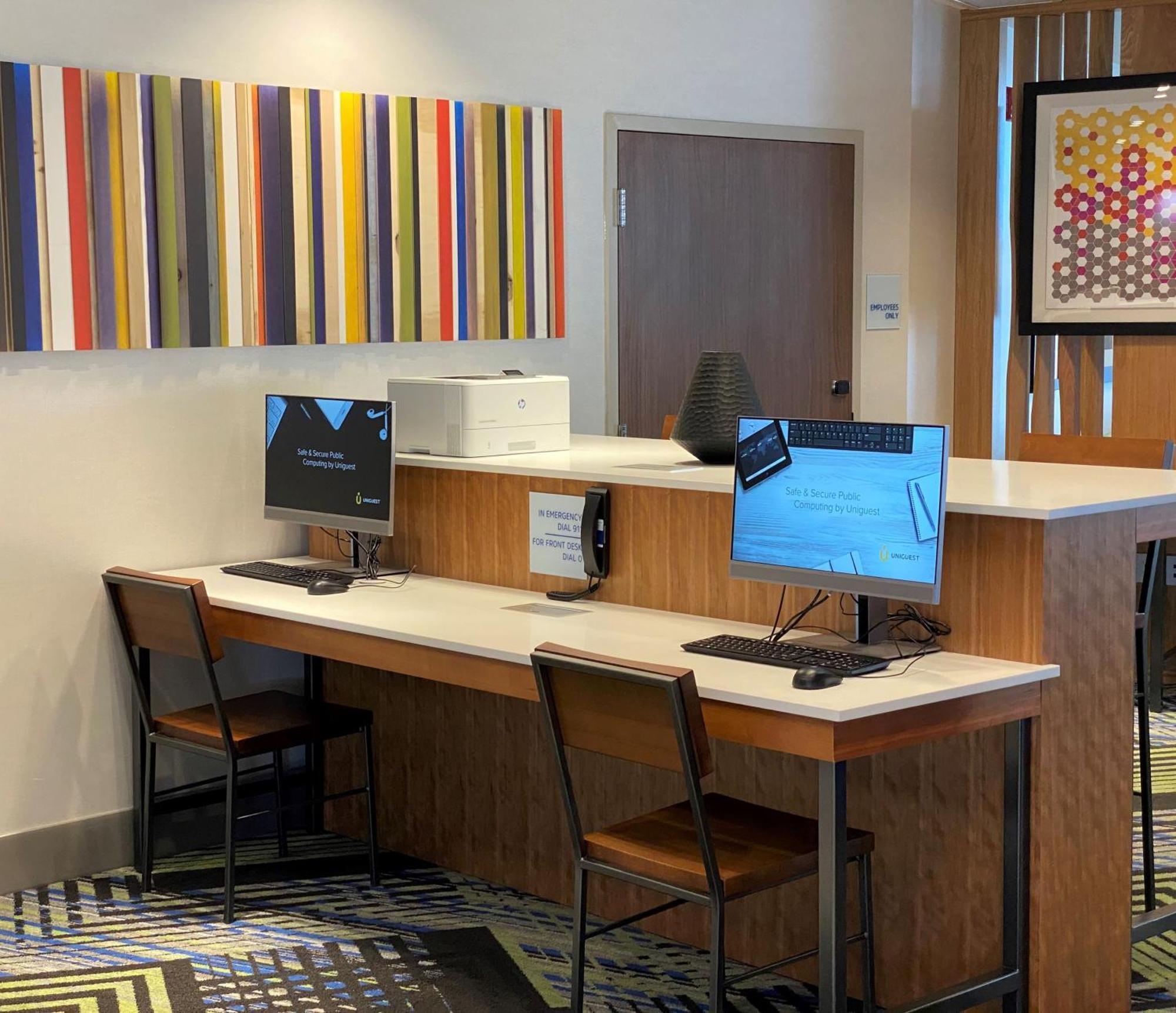 Holiday Inn Express & Suites - Aurora By Ihg Exterior foto